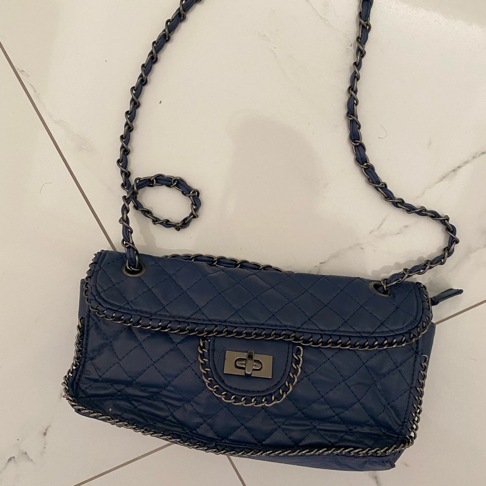 Navy blue quilted shoulder bag